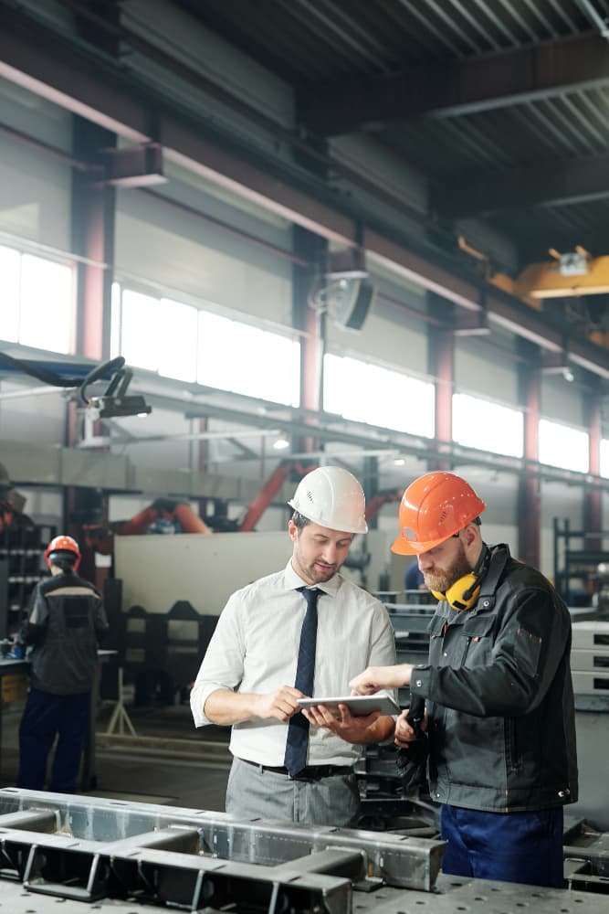 Construction workers discussion